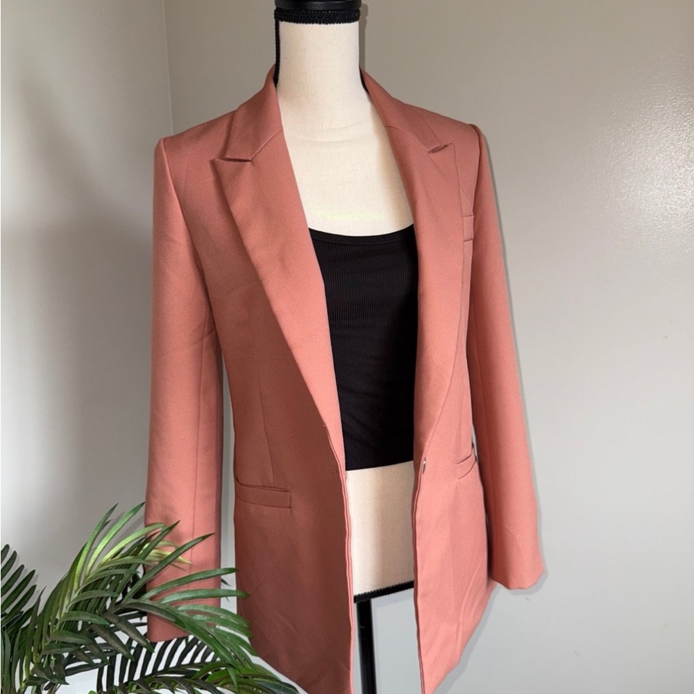 Elegant Women's Blazer in Soft Pink